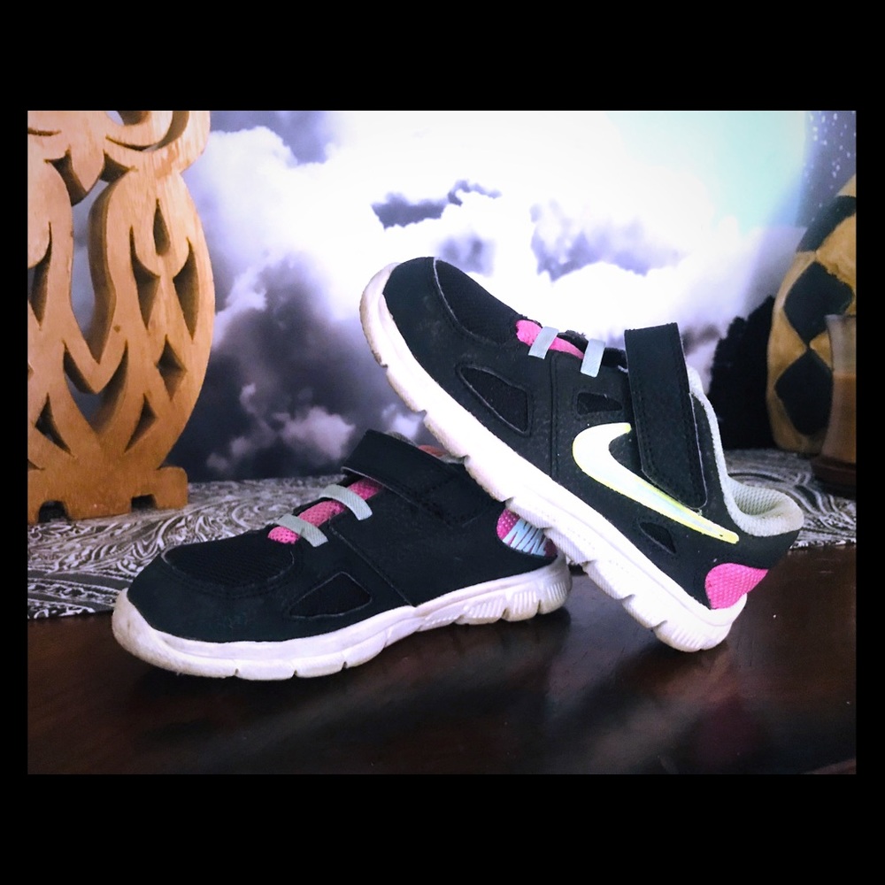 Girls Nike sneakers size 10c